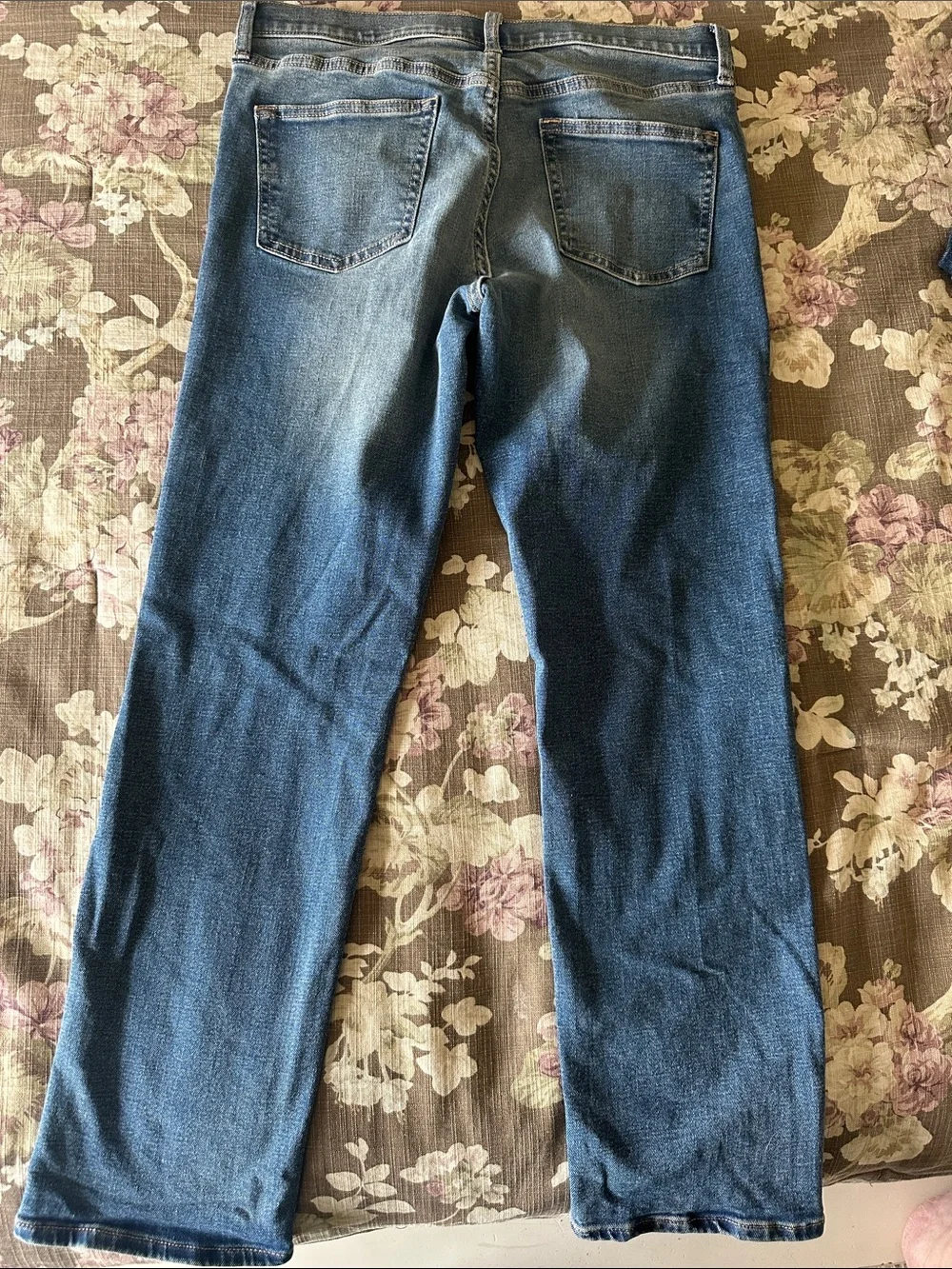 Old Navy Kids Slim Stretch Jeans in medium wash Blue